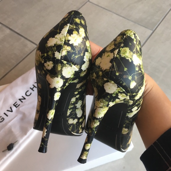 Givenchy Escarpin Leather Pumps - Picture 5 of 7